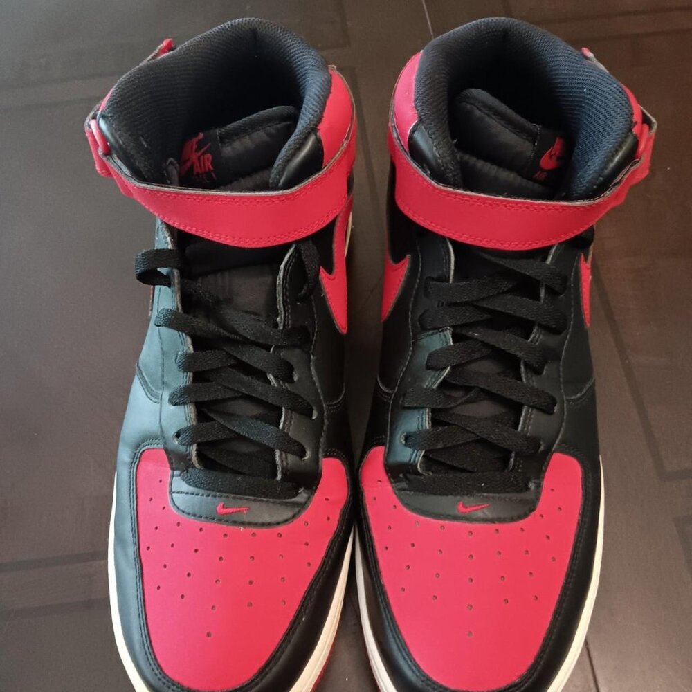 SOLD Air Force 1 Mid '07 "Black Gym Red" (retail Price 125$)